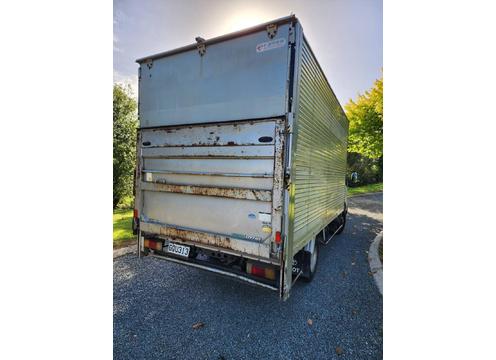 gallery image of Furniture Remover Truck 